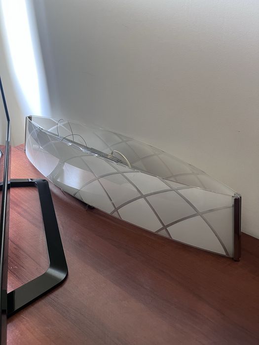 Żyrandol szklany w kształcie łódki