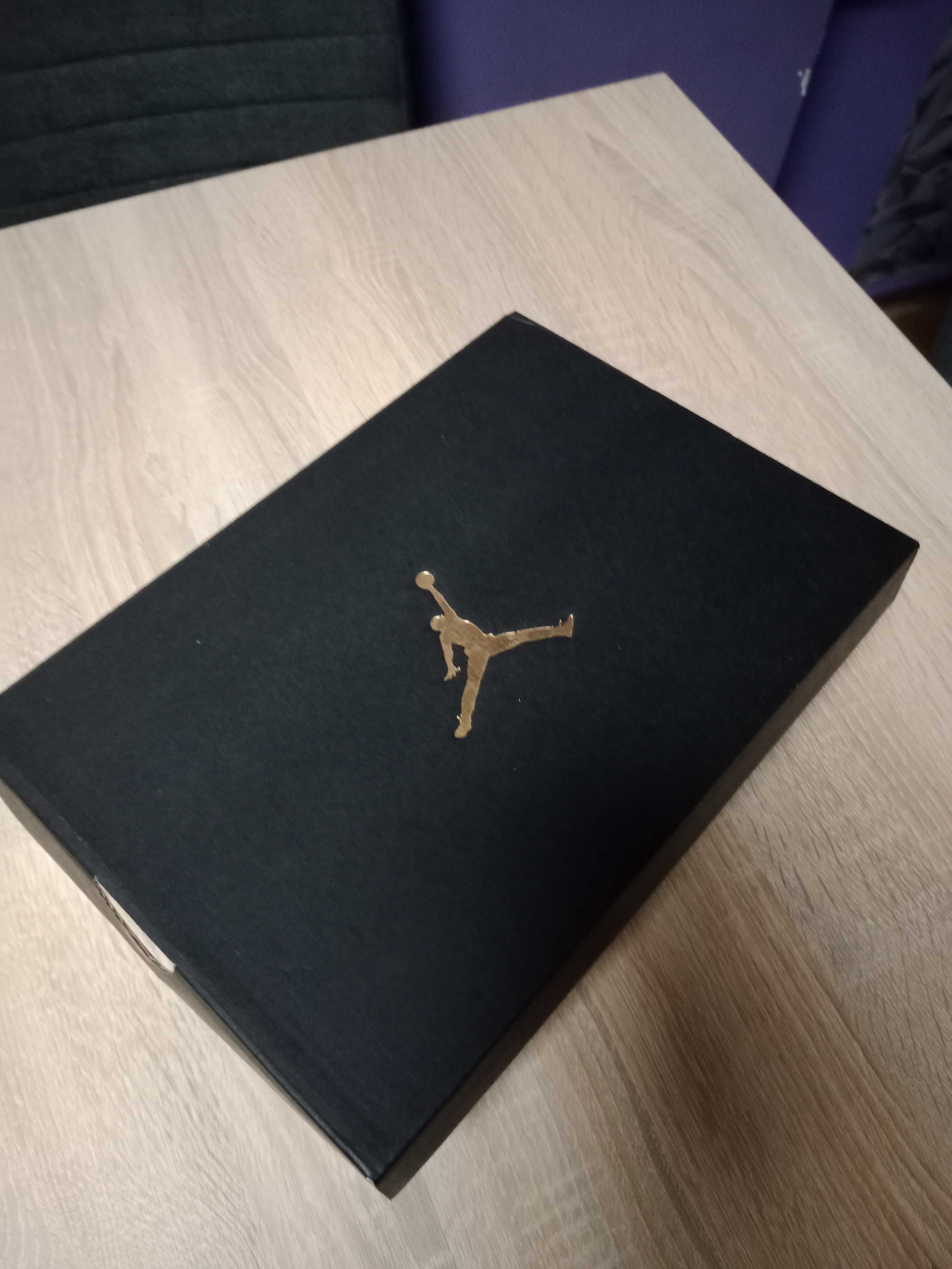 Buty Jordan 38.5 białe