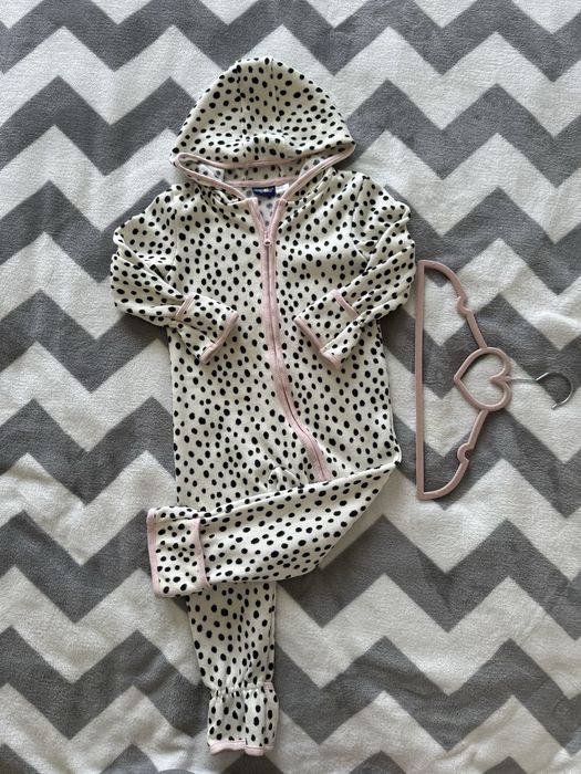 Костюм, комбінезон, спідниця, плаття на дівчинку