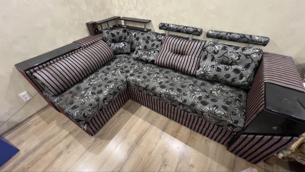 Продам вживаний кутовий диван