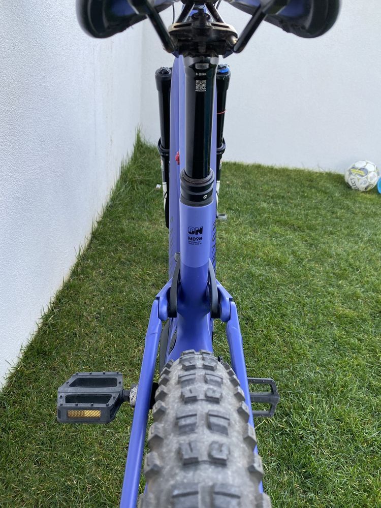 Canyon spetral on CF 8.0 carbono