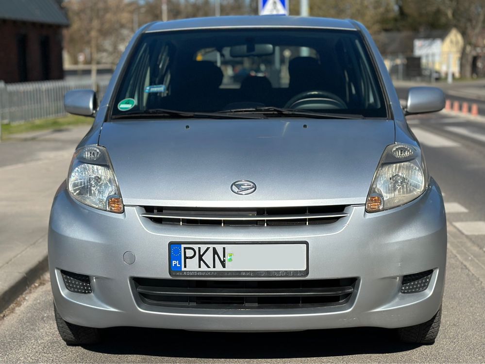 Daihatsu Sirion 1.0 2008 5D - Toyota Benzyna