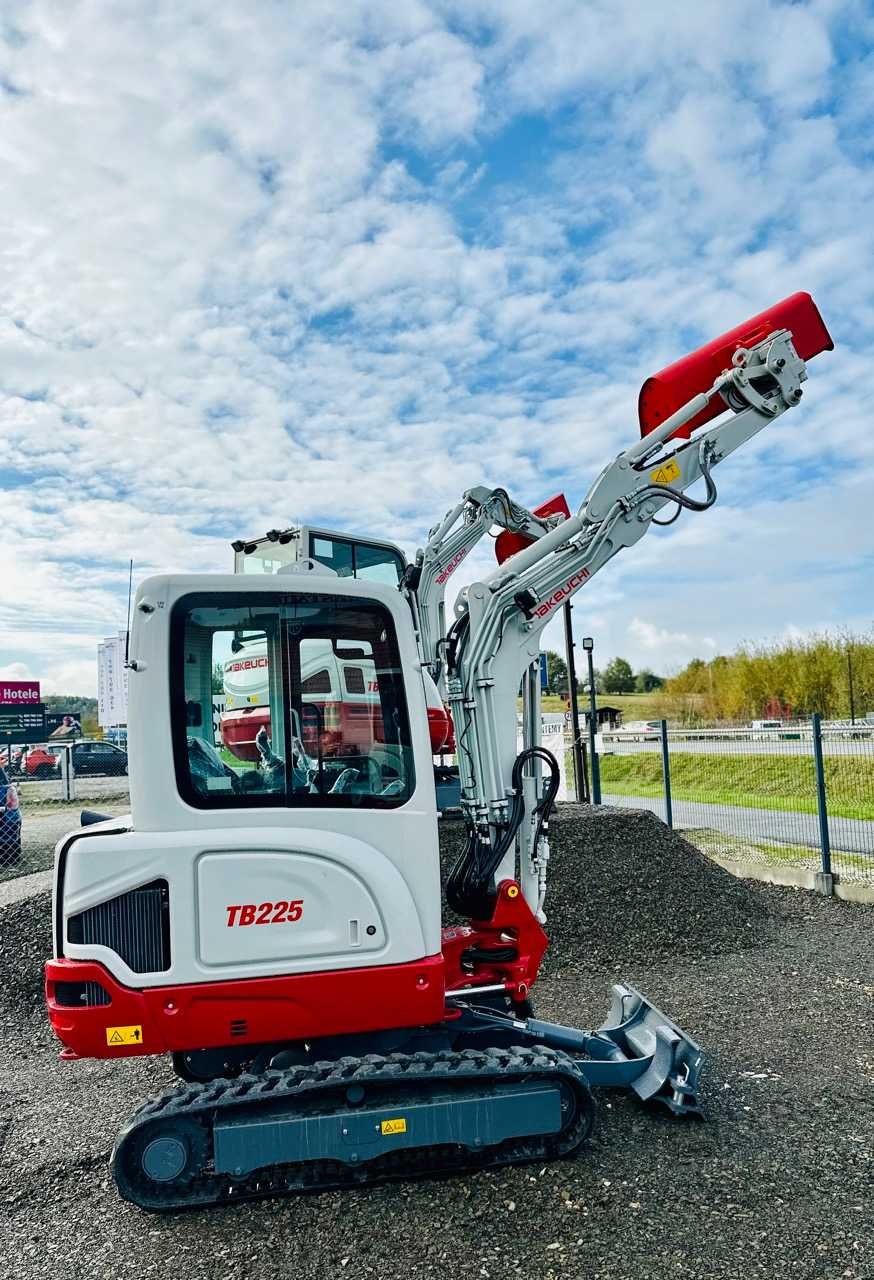 Japońska Minikoparka Takeuchi TB225 rozsuwane podwozie TB230/TB325R/