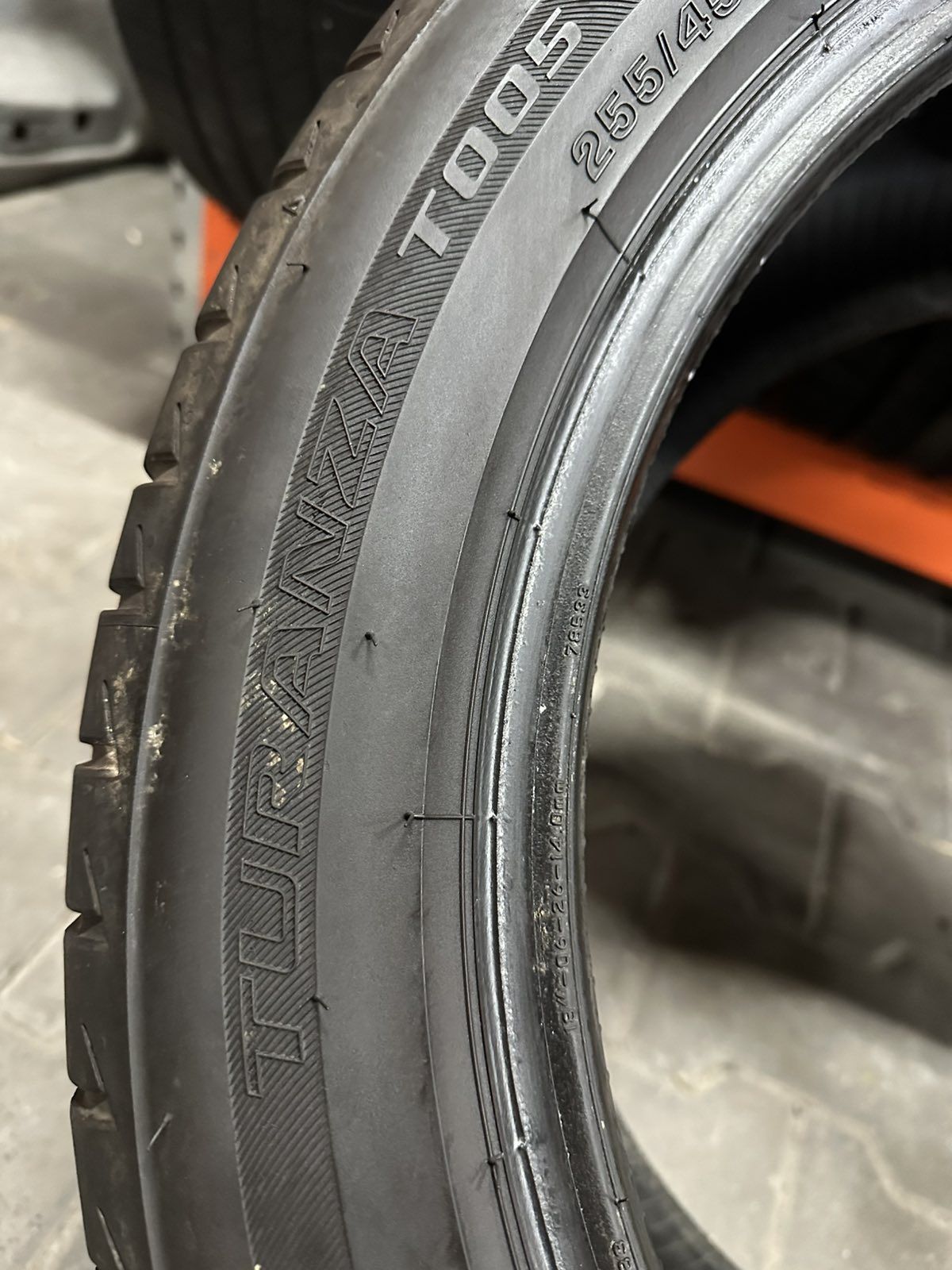 Шини Резина Літо 255/45 R18 103H Bridgestone Turanza T005