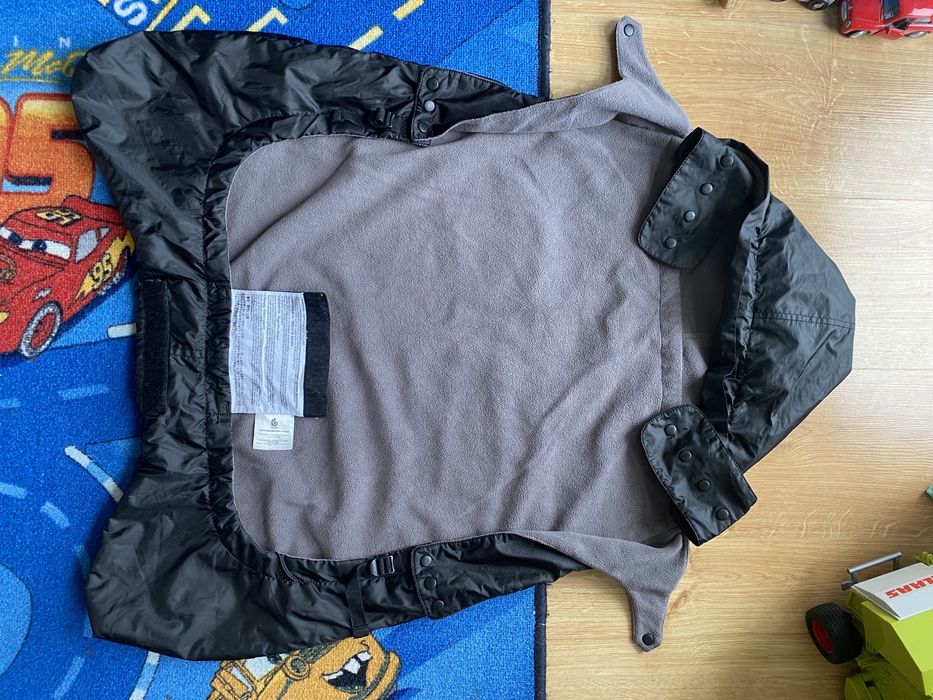 Osłonka na nosidelko ergonomiczne ergobaby czarne jesien zima