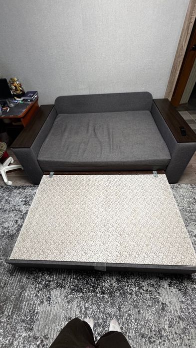 Продам диван з подушками