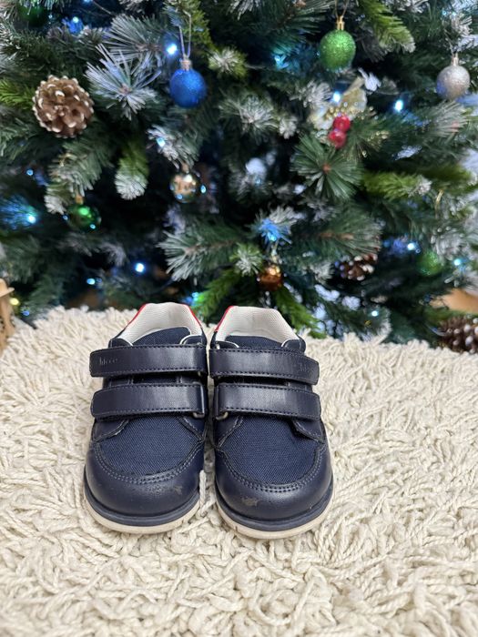 Продаю дитячі кросівки шкіряні Chicco 22 розмір