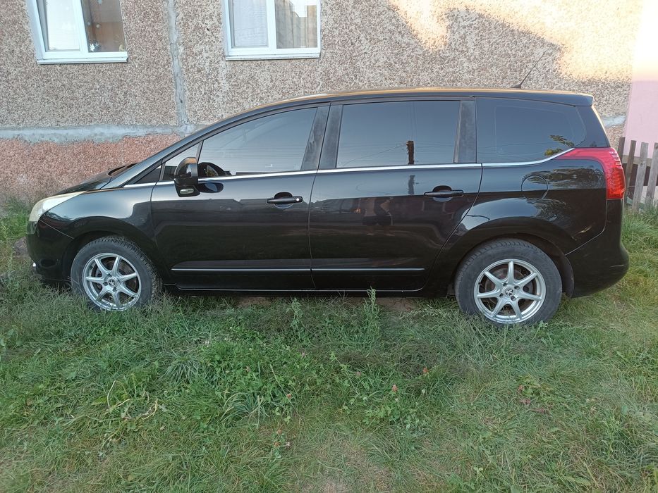 Продам Peugeot 5008