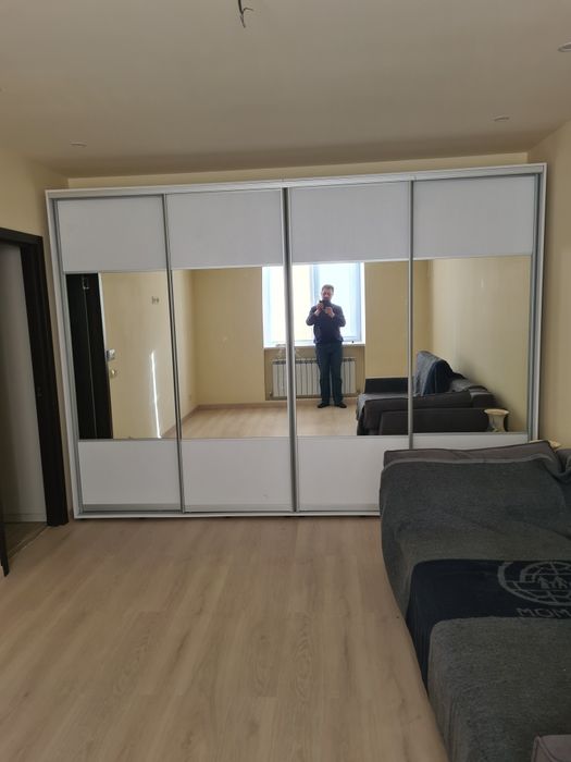 Двері ш каф-купе на 4   відділи.