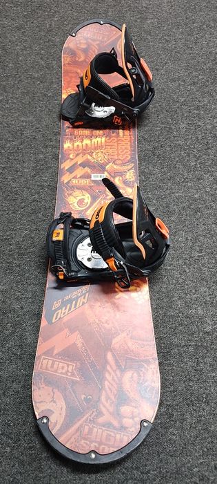 Deska snowboardowa Nitro RIPPER 137 cm + wiązania Nitro S/M