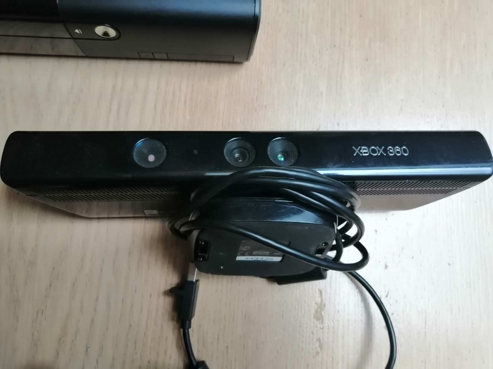 Xbox 360, 2 pady, Kinect, gry