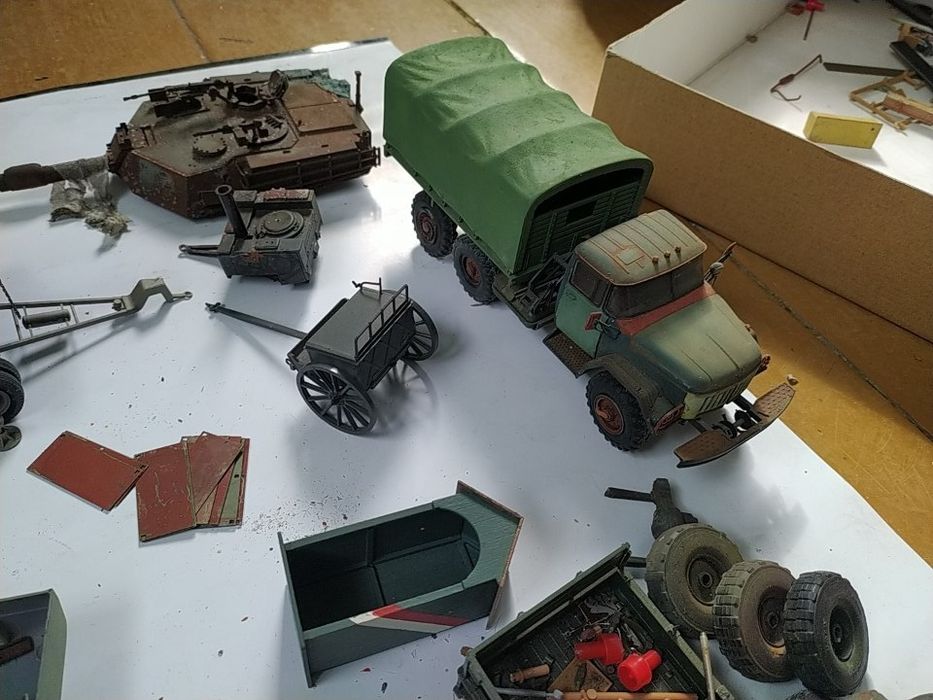 Italeri tamiya Hasegawa trumpeter miniart  revell