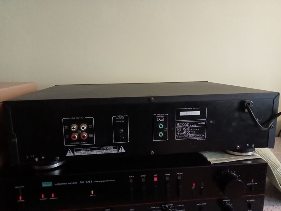 CD Kenwood model DP 6020
