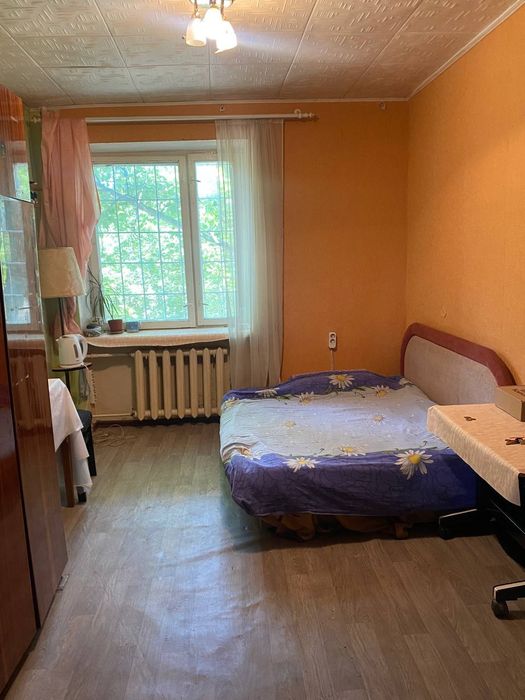 Продам комнату в коммуне.