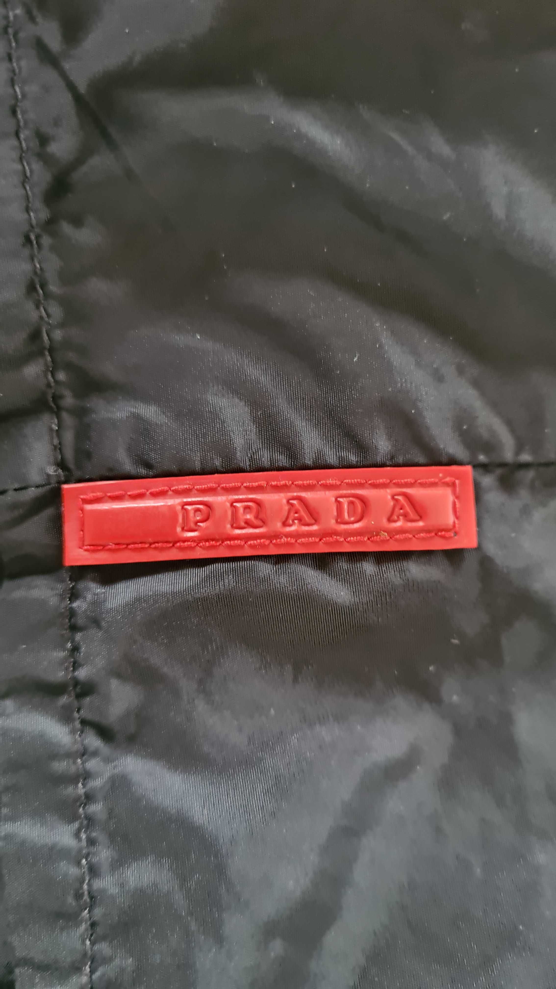 Kurtka lekka wiosenna / jesienna wiatrówka Prada. Czarna. Rozmiar L.