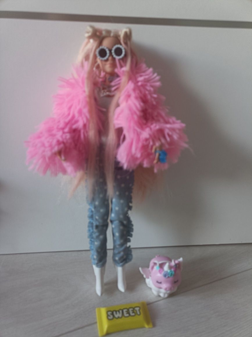 SUPER Barbie extra