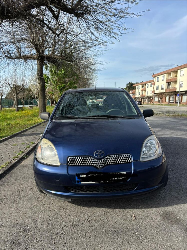 Toyota yaris 1.0 económico