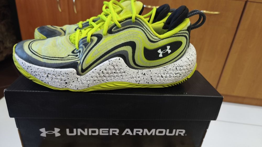 Кросівки чоловічі  баскетбольні Under Armour SPAWN 6 42,5 розмір