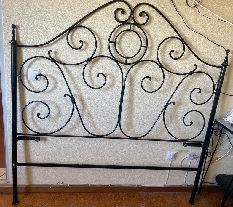 Estrado com cabeceira 180x200