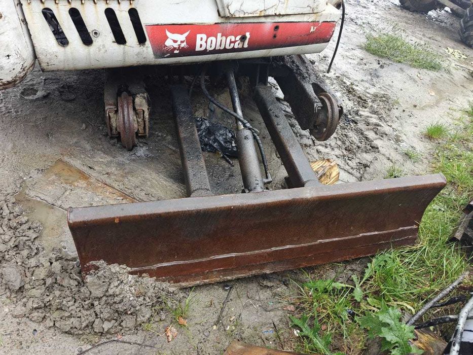 Продам міні-екскаватор гусеничний Bobcat 334D на запчастини