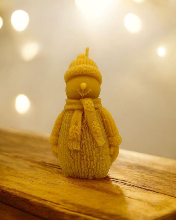 Świeca z naturalnego wosku pszczelego Bałwanek Zielony Świecownik