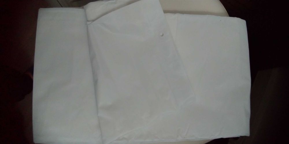 Cortina de duche nova, branca