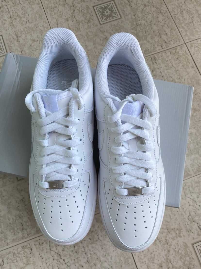 Buty męskie NikeAirForce1 White nowy z metką R.37.5