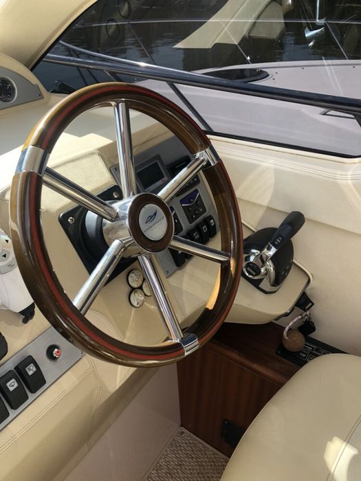 Продам яхту Adamant 330 HT