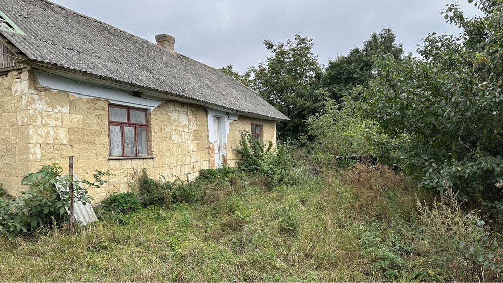 Продаж земельної ділянки з старим будинком