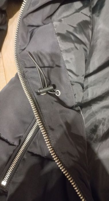 Czarna kurtka zimowa