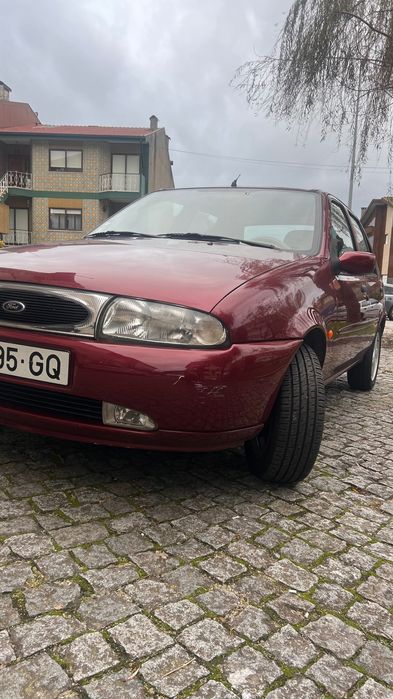 Ford Fiesta como novo