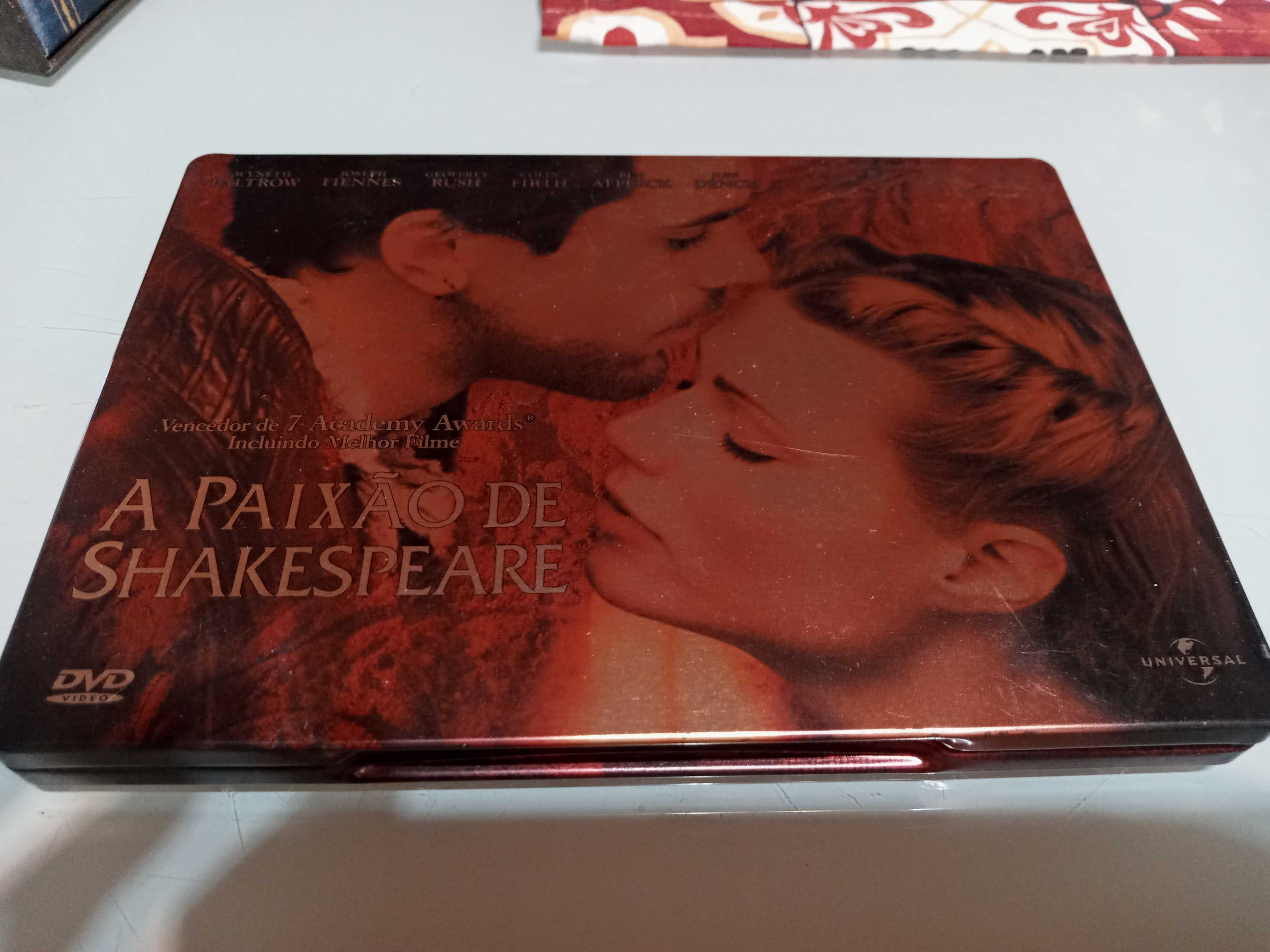 8 dvds caixa de lata