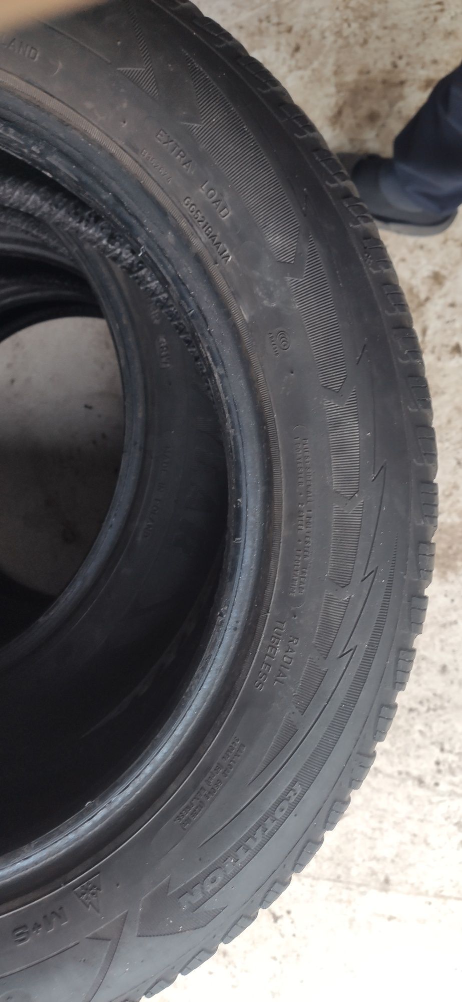 Комплект Зимових шин Goodyear Ultragrip 9 185 60 R15
