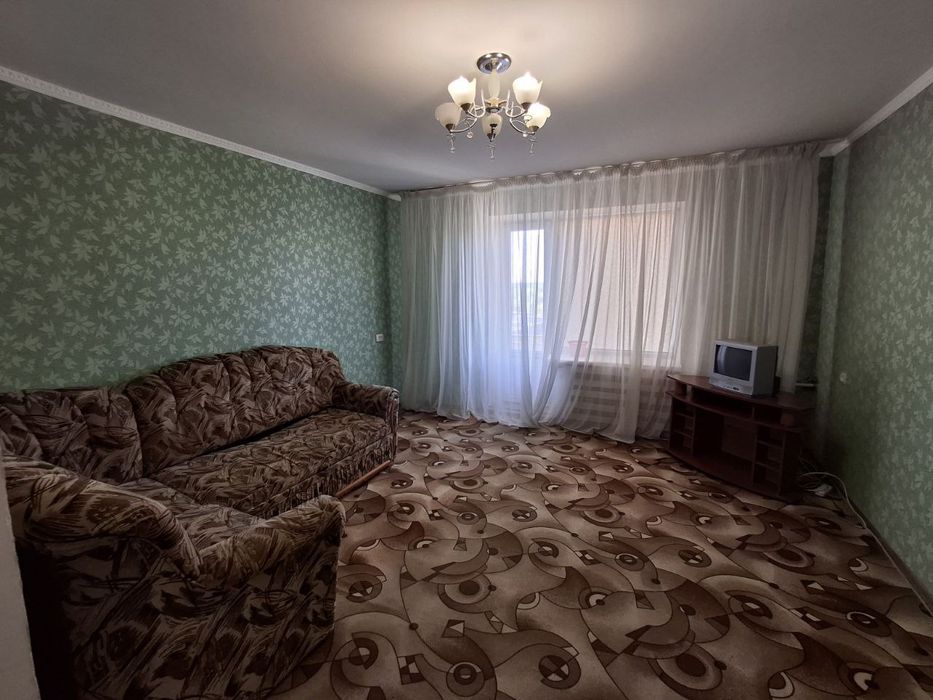 Продається, трикімнатна квартира, Кущівка.