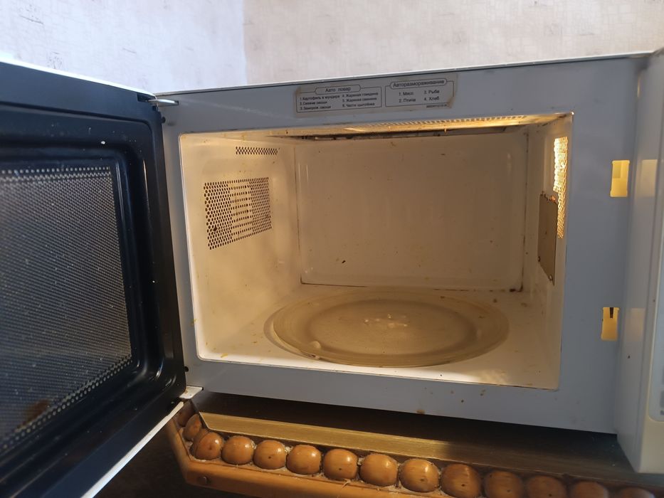 Мікрохвильова піч LG