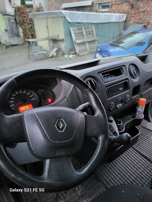 Sprzedam Renault master 2.3 dci.