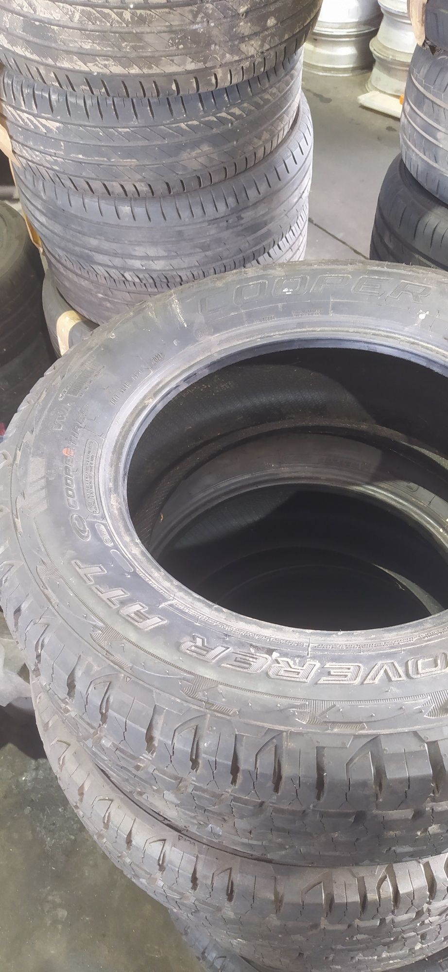 Pneus Cooper Discoverer 235/60 R16