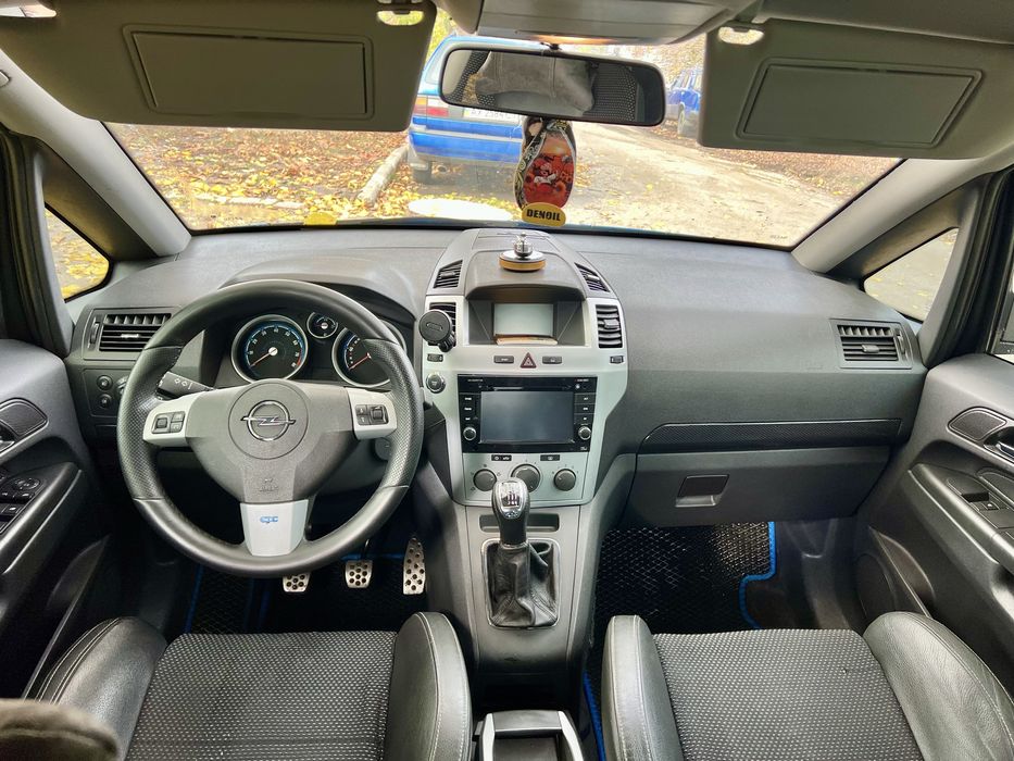 Opel Zafira OPC 2.0 бензин