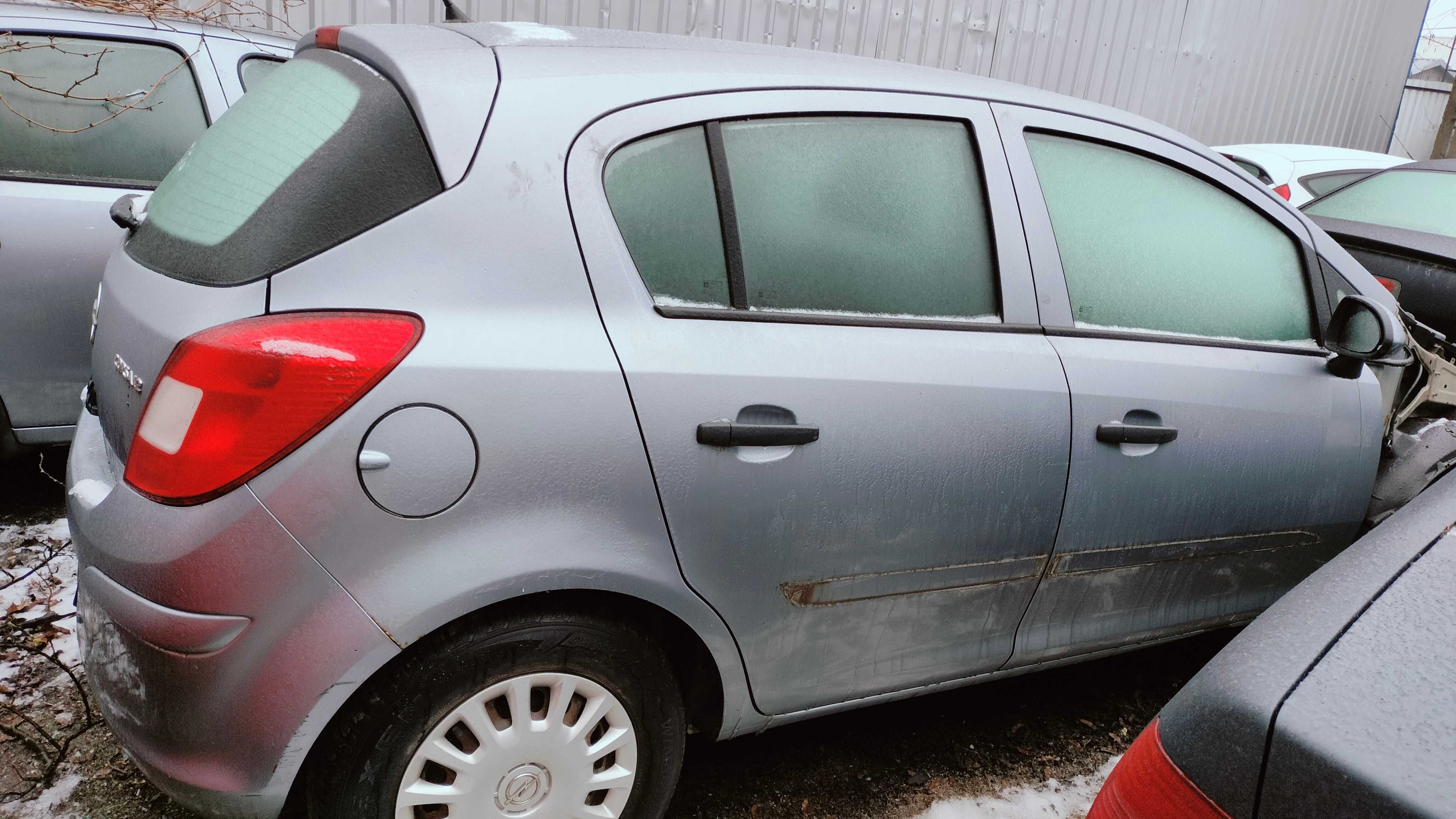 Opel Corsa D silnik 1.3  drzwi zderzak tył reflektor lampy tył części