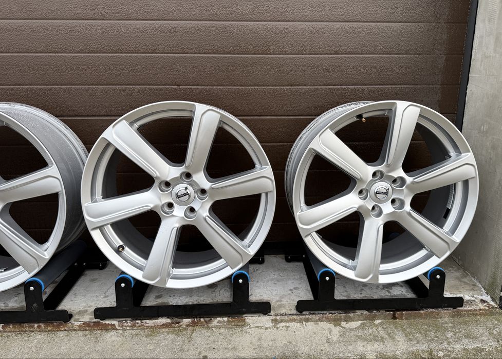 4x felgi aluminiowe 5x108 r19 et42 8J Alufelgi Oryginał Volvo 19”