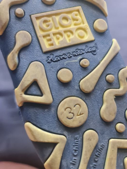 Sandalias azuis e cinzento 32