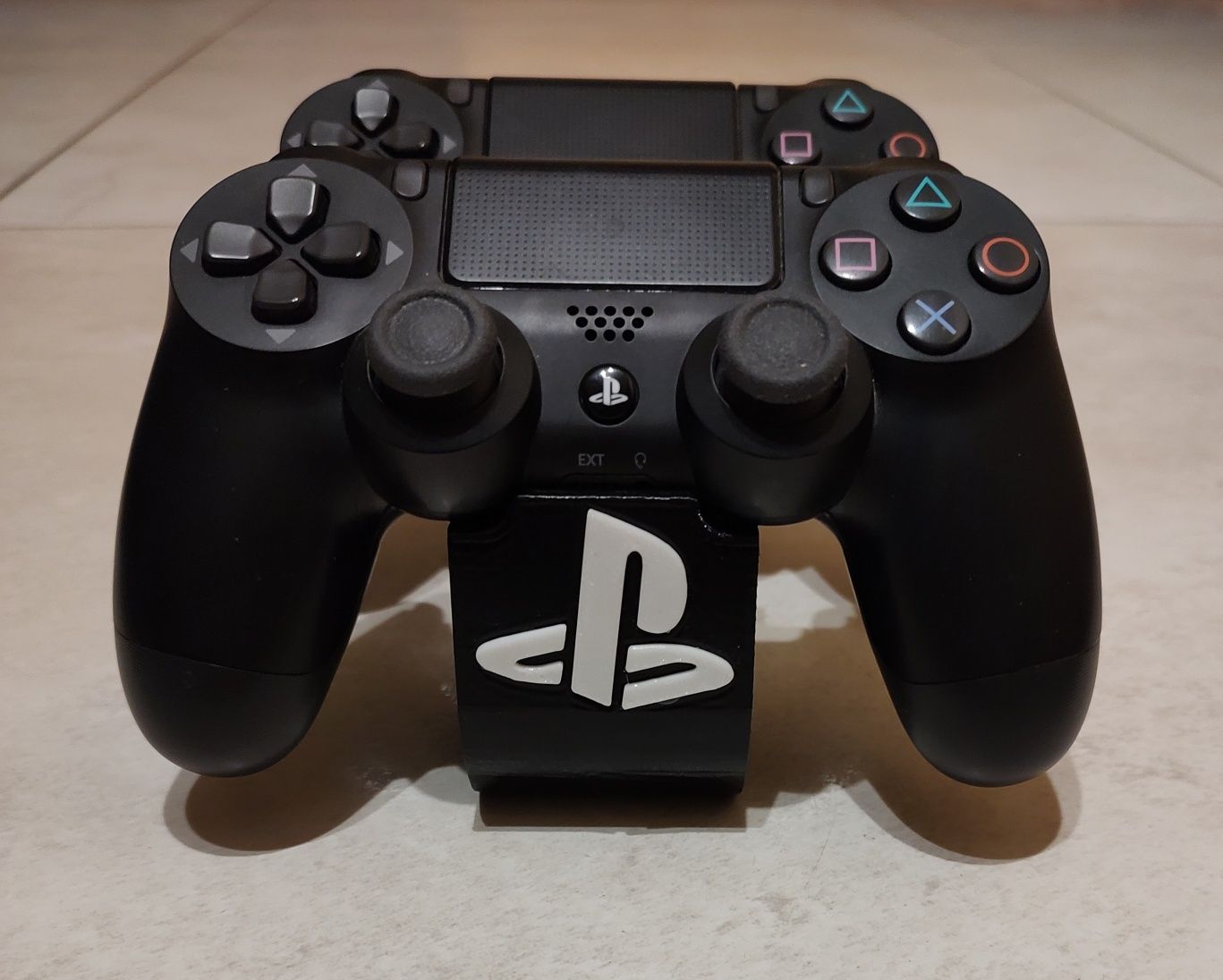 Stojak,Podstawka na 2 pady, kontrolery PS4 - PET-G