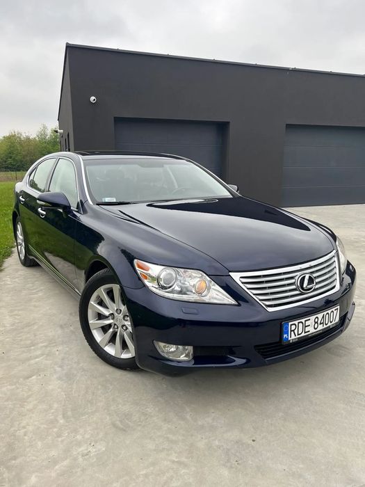 Lexus LS 460 AWD-4x4,138 000 km, FV 23%.