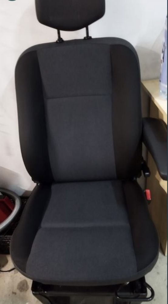 Fotel kierowcy pasazera kanapa jedynka master movano 10-23 idealny