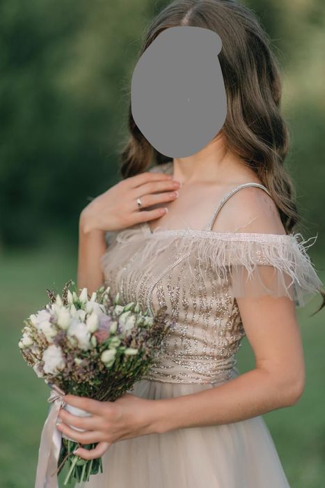 Розкішна сукня для особливих подій