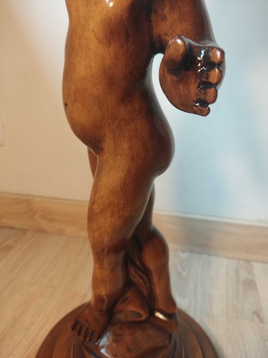 Mesa de Apoio: madeira maciça esculpida e machetaria