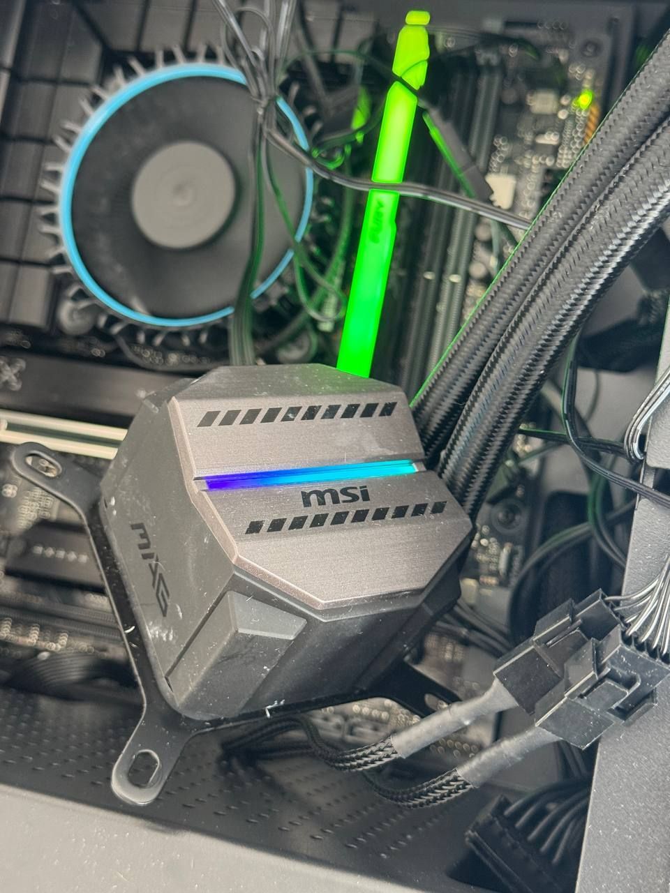 Система рідинного охолодження MSI MAG CORELIQUID M240 (306-7ZW4R14-813