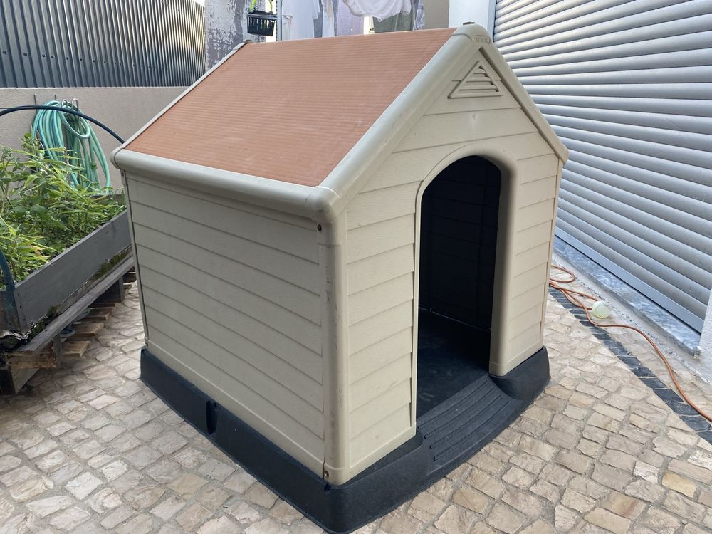 Casota para cão grande em bom estado