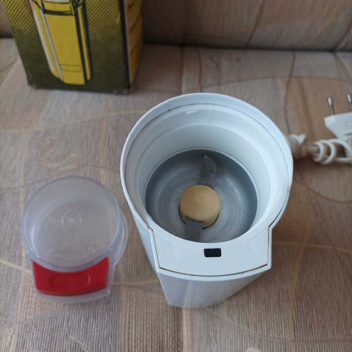 Młynek do kawy Niewiadów typ 652 z czasów PRL