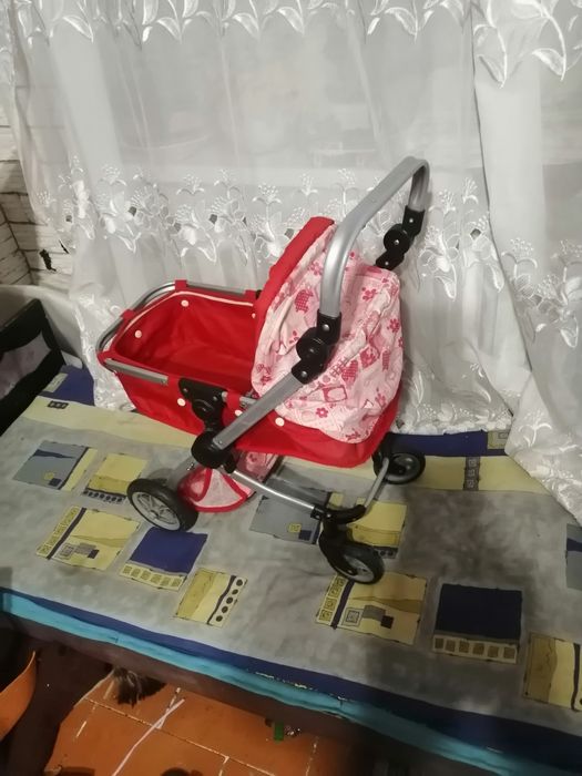 Продається коляска дитяча у гарному стані.